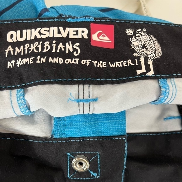 Quiksilver Amphibian Mens size 36 Shorts Swim Trunks Blue Stripe Stretch - Picture 6 of 13